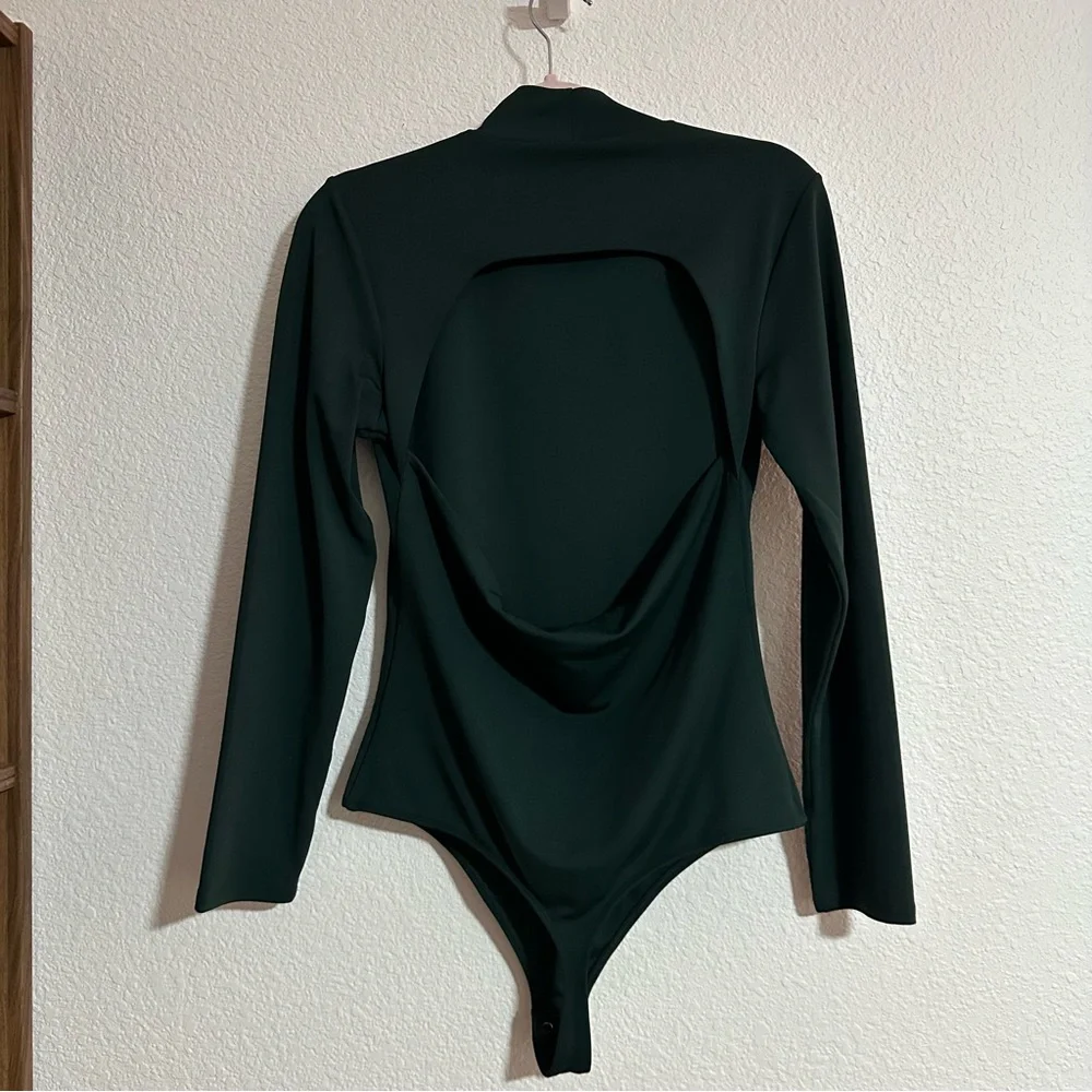Express Body Contour Green Cut-Out Back Long Sleeve Mock Neck Bodysuit Size L - Picture 2 of 4